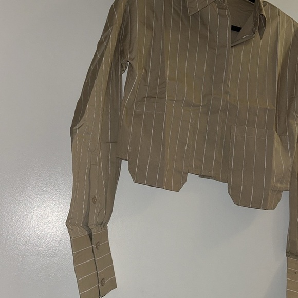 PrettyLittleThing Stone Poplin Pinstripe Pocket Cropped Shirt Medium NWT - Picture 3 of 5